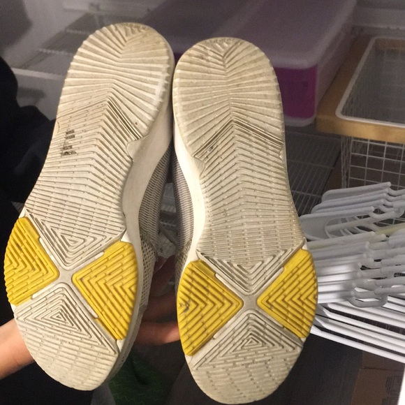 Adidas Lifestyle Shoe - Picture 3 of 4